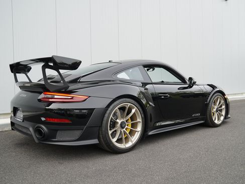 Used 2019 Porsche 911 GT2 RS RWD image 9