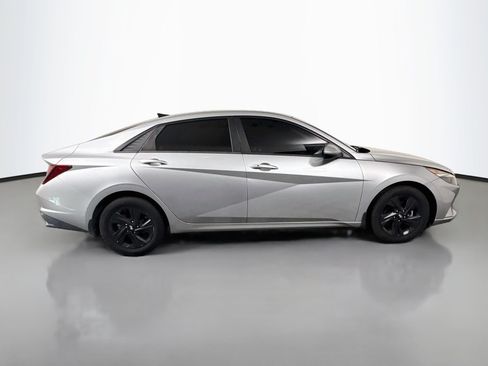 Used 2022 Hyundai Elantra SEL FWD image 11