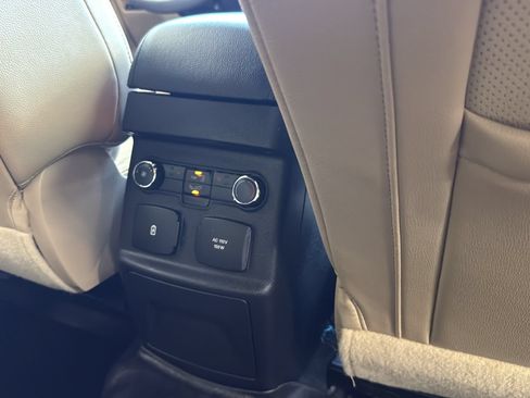 Used 2017 Ford Explorer Limited w/ Equipment Group 301A FWD image 26