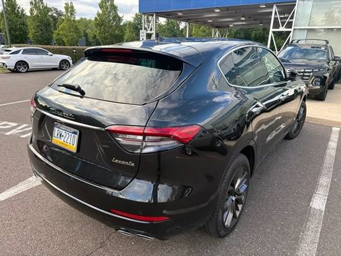 Used 2024 Maserati Levante GT Ultima AWD/4WD image 11