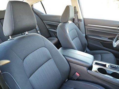 Used 2023 Nissan Altima 2.5 SV image 12