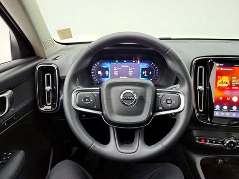 Certified 2026 Volvo XC40 B5 Plus AWD/4WD image 21