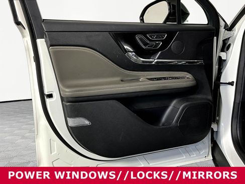 Used 2024 Lincoln Corsair FWD image 20