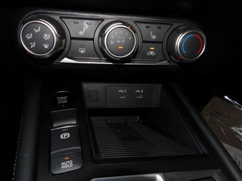 Used 2025 Nissan Kicks SV w/ SV Premium Package image 21