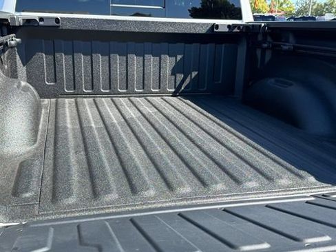 New 2026 RAM 1500 Laramie AWD/4WD image 17