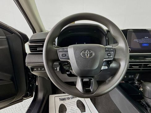 Used 2025 Toyota Camry LE image 12