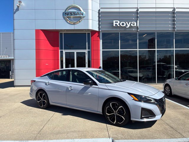 Used 2024 Nissan Altima 2.5 SR FWD image 1