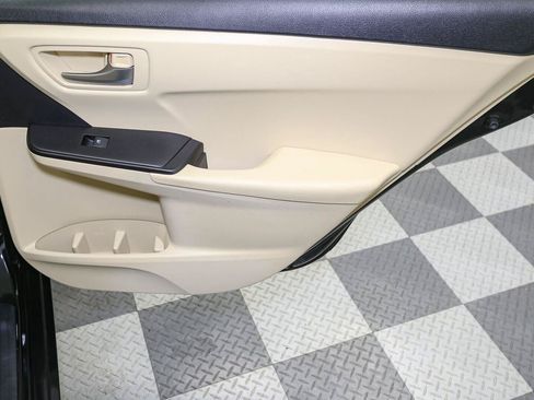 Used 2017 Toyota Camry LE w/ Moonroof Package FWD image 21