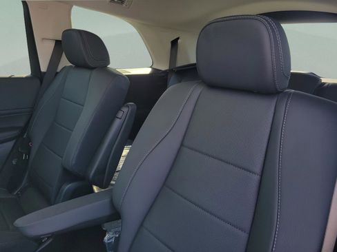 New 2026 Mercedes-Benz GLS 450 4MATIC image 14