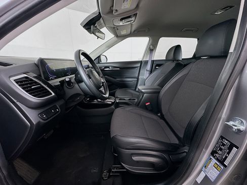Used 2025 Kia Seltos S FWD image 13
