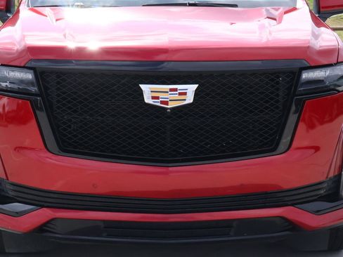 Used 2022 Cadillac Escalade ESV Sport w/ Touring Package image 8