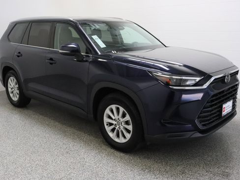 Certified 2025 Toyota Grand Highlander FWD image 4