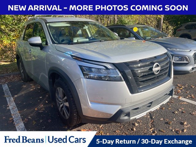 Certified 2024 Nissan Pathfinder SL w/ Black Appearance Package AWD/4WD image 1