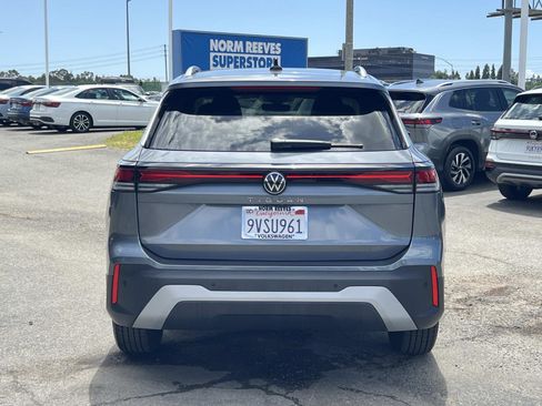 Certified 2025 Volkswagen Tiguan S FWD image 23