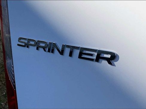 Used 2025 Mercedes-Benz Sprinter 2500 image 7