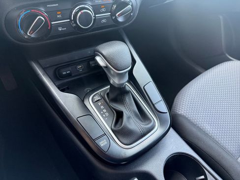 Used 2024 Kia Soul LX w/ Option Group 015 FWD image 28