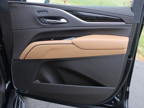 Used 2024 Cadillac Escalade Sport image 18