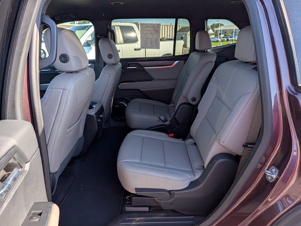 Used 2024 GMC Acadia Elevation FWD image 16