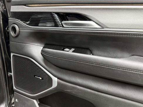 Used 2024 Jeep Wagoneer L Series II w/ Convenience Group I image 20