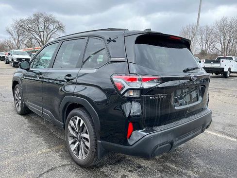 Used 2025 Subaru Forester Touring AWD/4WD image 2