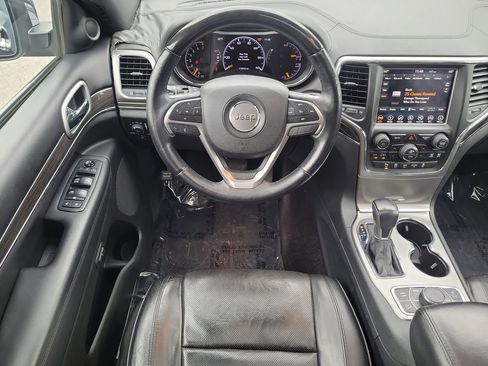 Used 2018 Jeep Grand Cherokee Overland AWD/4WD image 14