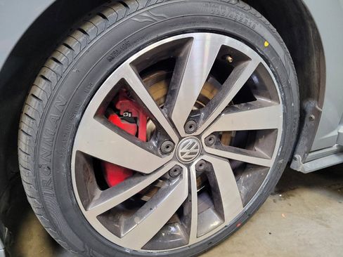 Used 2021 Volkswagen Jetta GLI FWD image 31