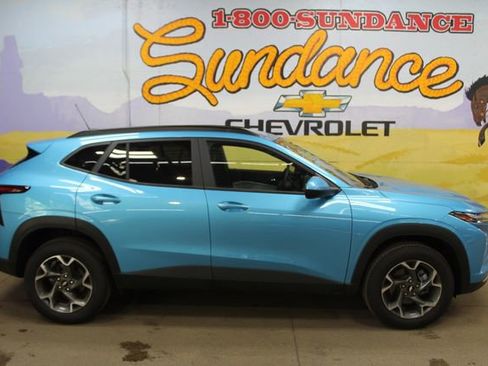 Used 2025 Chevrolet Trax LT w/ Driver Confidence Package FWD image 1