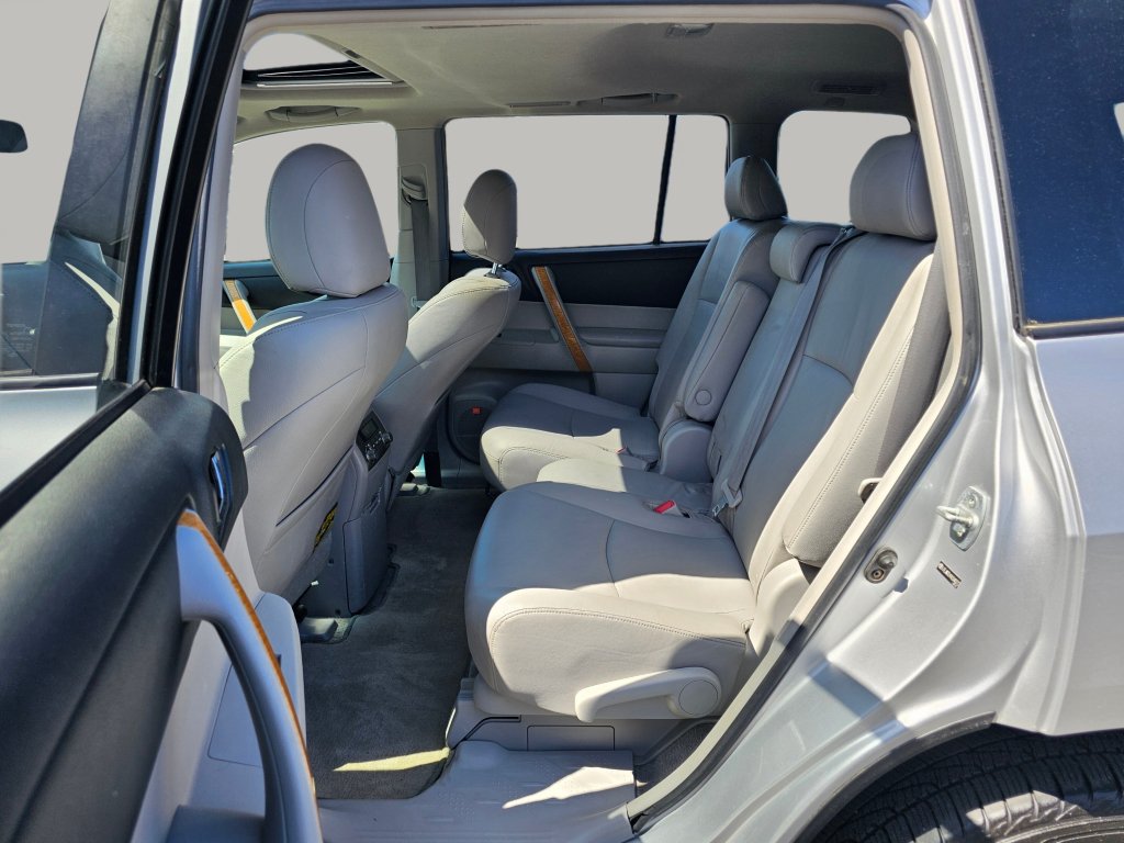 Used 2010 Toyota Highlander Limited w/ Extra Value Pkg 3 AWD/4WD image 25