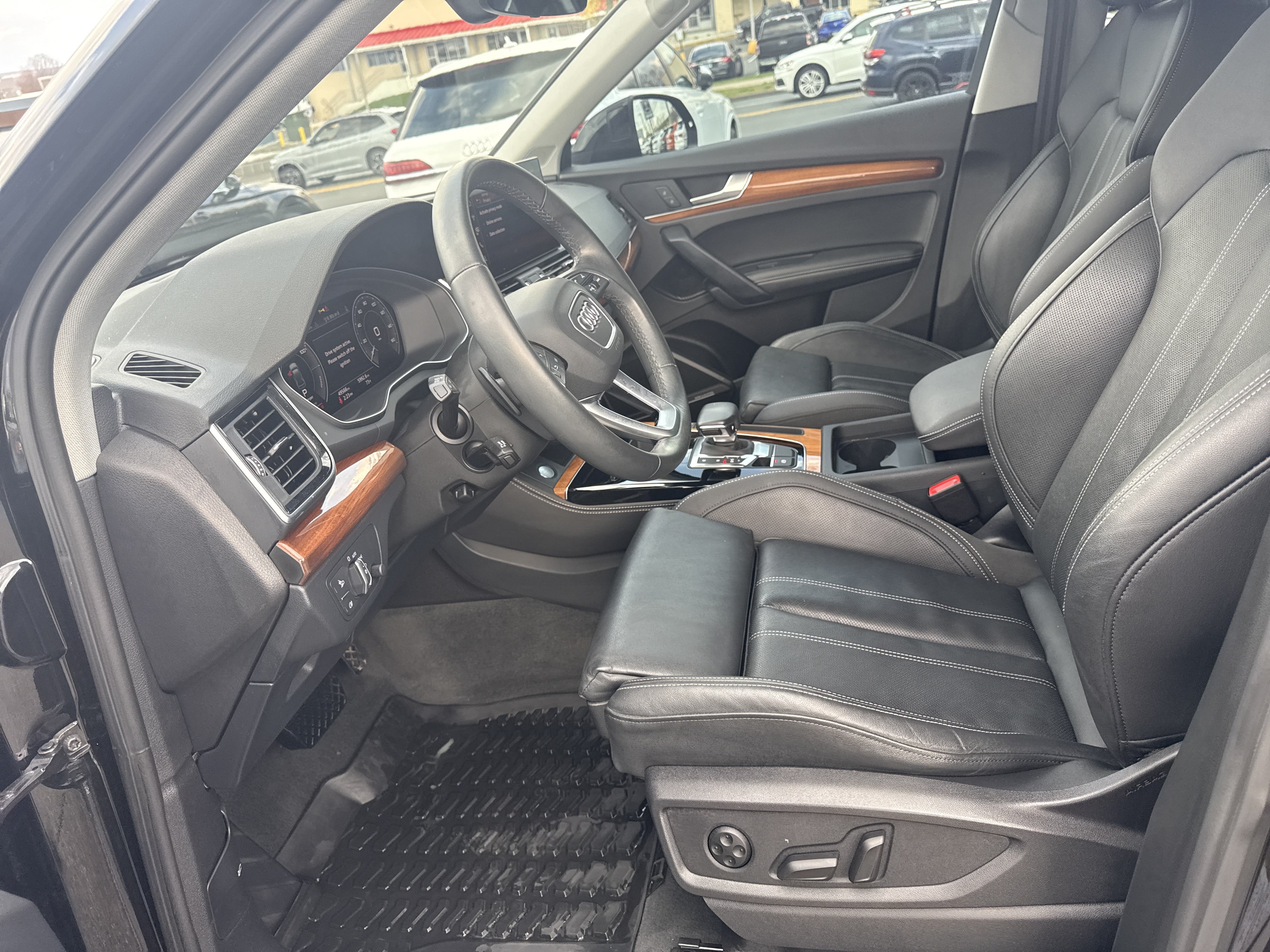 Certified 2023 Audi Q5 e Premium Plus w/ Premium Plus Package AWD/4WD image 4