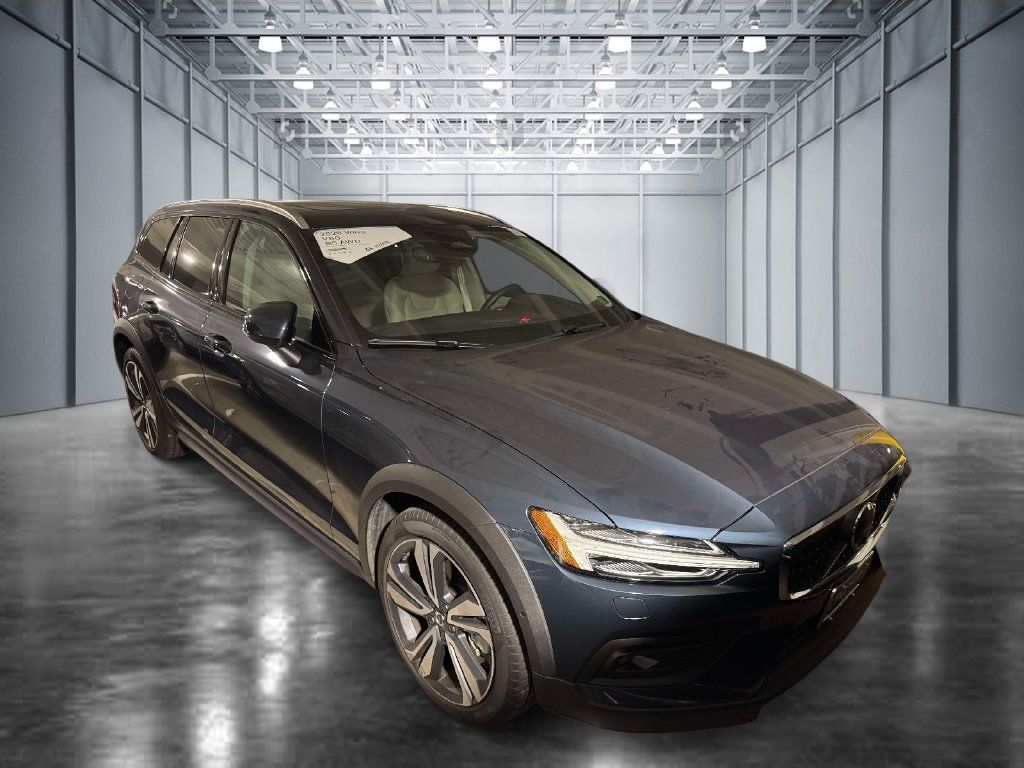 Used 2026 Volvo V60 B5 Cross Country Plus w/ Protection Package Premier AWD/4WD image 1