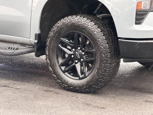 Used 2025 Chevrolet Silverado 1500 Custom Trail Boss w/ LPO, Dark Essentials Package image 24