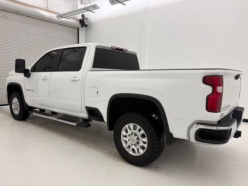 Used 2025 Chevrolet Silverado 2500 LT AWD/4WD image 17