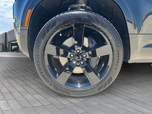 New 2026 Land Rover Defender 130 X-Dynamic SE AWD/4WD image 9