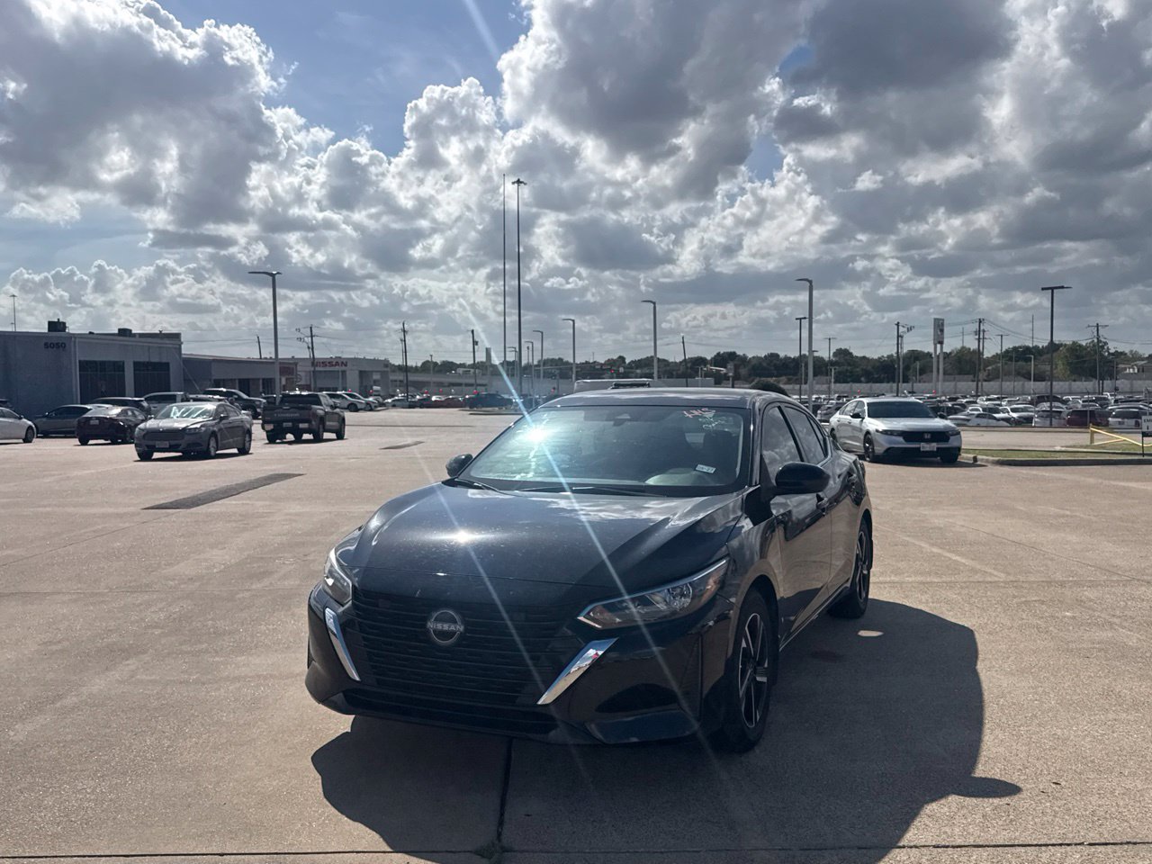 Used 2025 Nissan Sentra SV w/ Trunk Package FWD image 9