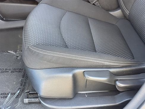 Used 2024 GMC Terrain SLE image 23