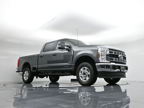 New 2026 Ford F250 XLT w/ FX4 Off-Road Package image 46