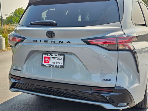 Used 2026 Toyota Sienna XSE AWD/4WD image 13