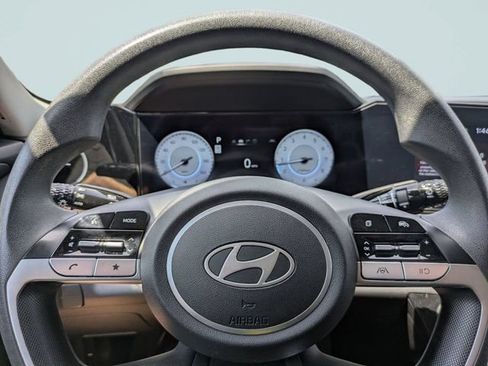 Used 2024 Hyundai Elantra SEL FWD image 29