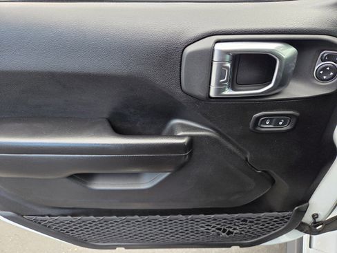 Used 2021 Jeep Gladiator Rubicon image 17