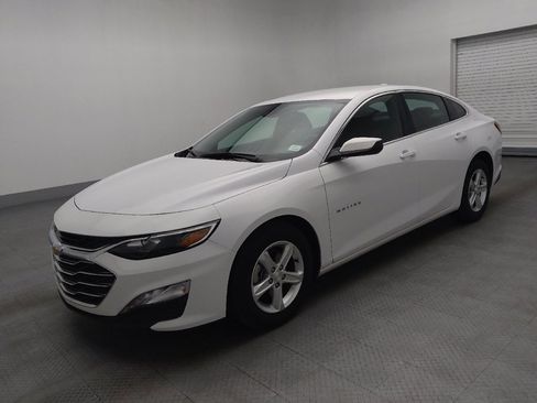 Used 2024 Chevrolet Malibu LT image 2