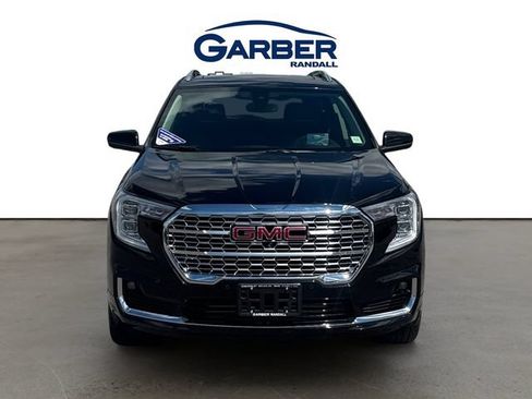 Used 2022 GMC Terrain Denali w/ Denali Premium Package AWD/4WD image 8