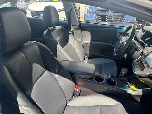 Used 2016 Toyota Avalon XLE Premium FWD image 12