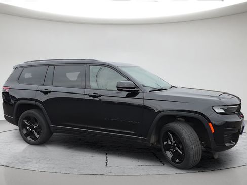 Used 2023 Jeep Grand Cherokee L Laredo AWD/4WD image 4