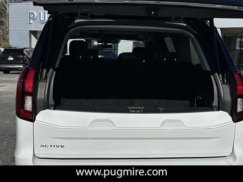 New 2025 Ford Expedition Active image 18