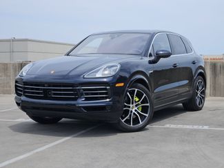 Certified 2022 Porsche Cayenne E-Hybrid AWD/4WD video 1