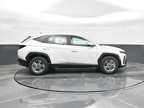 New 2026 Hyundai Tucson SE image 9