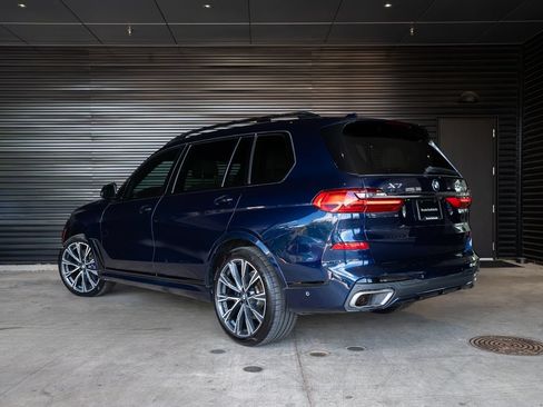 Used 2022 BMW X7 xDrive40i w/ M Sport Package AWD/4WD image 3