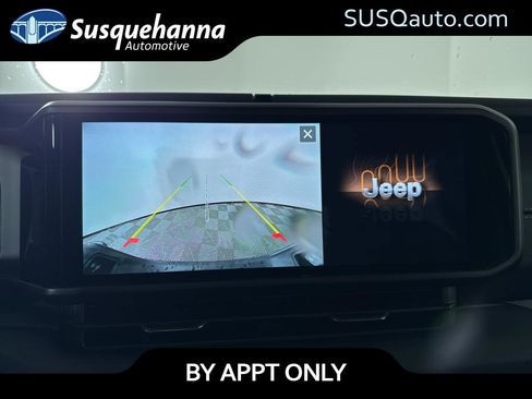 New 2025 Jeep Gladiator Sport image 13