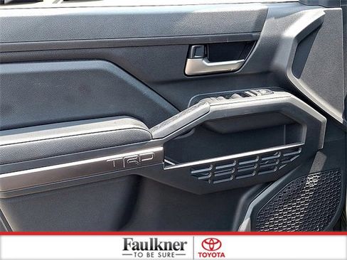 Used 2024 Toyota Tacoma TRD Sport AWD/4WD image 12