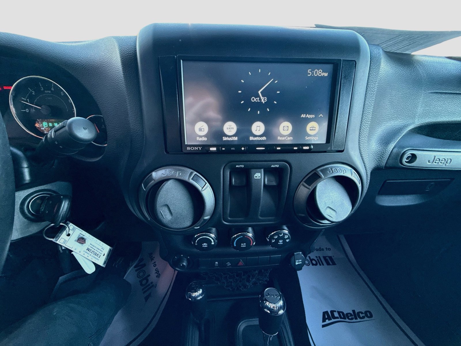 Used 2018 Jeep Wrangler Sport AWD/4WD image 18